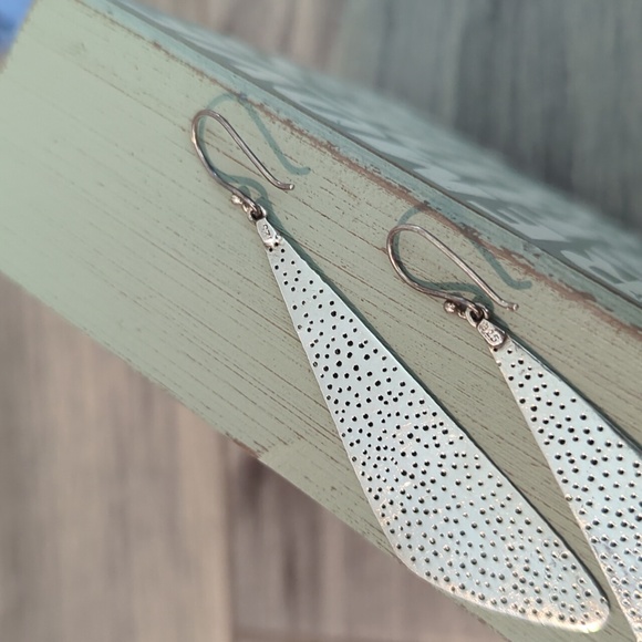 Silpada textured geometric earrings - Picture 4 of 4